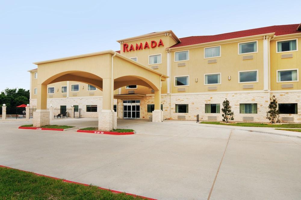 Ramada By Wyndham College Station Hotel Exterior foto